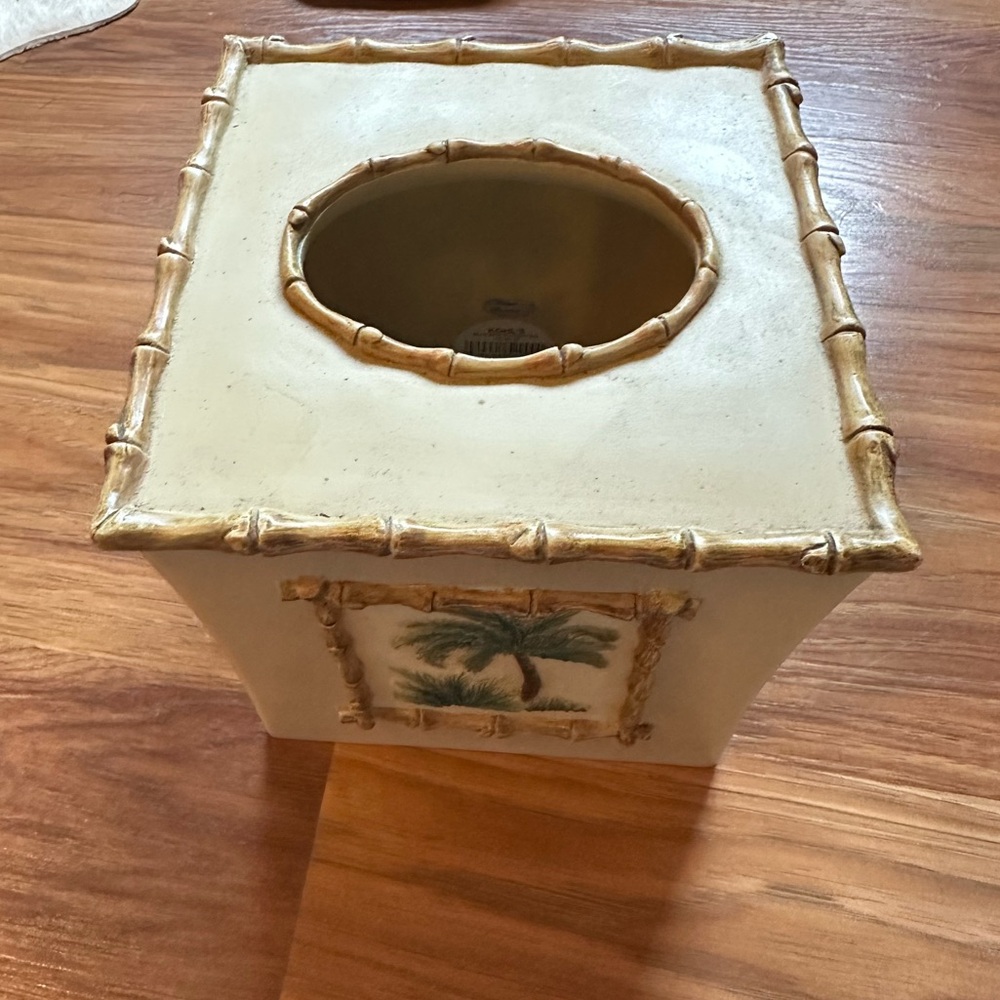 Hawaiian Themed Ceramic Tissue Box Cover - Picture 3 of 3